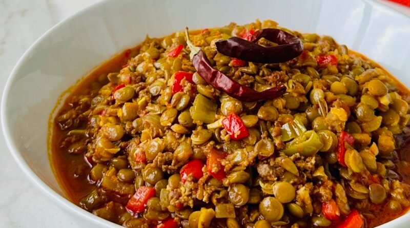 Kıymalı Yeşil Mercimek Yemeği Tarifi