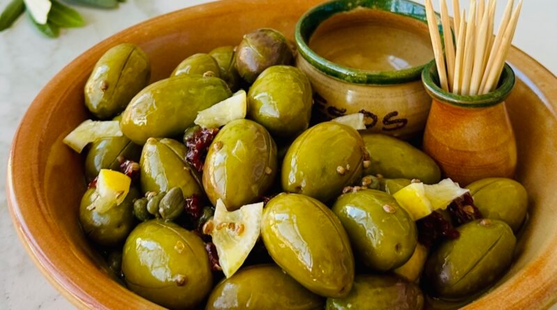 Kalamata Yeşil Zeytin Nasıl Yapılır?