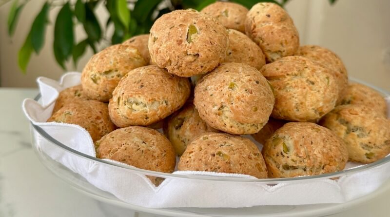 Glutensiz Unlu Zeytinli Minik Çörekler Tarifi