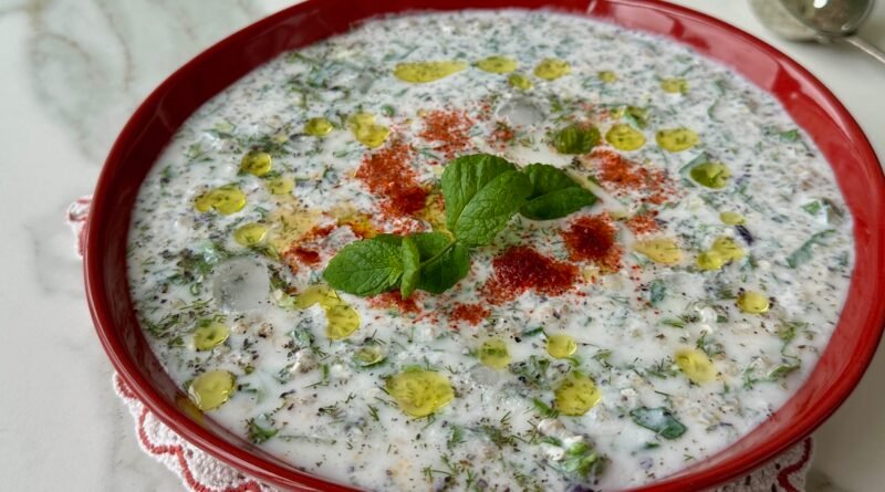 Karabuğdaylı Soğuk Ayran Çorbası Tarifi