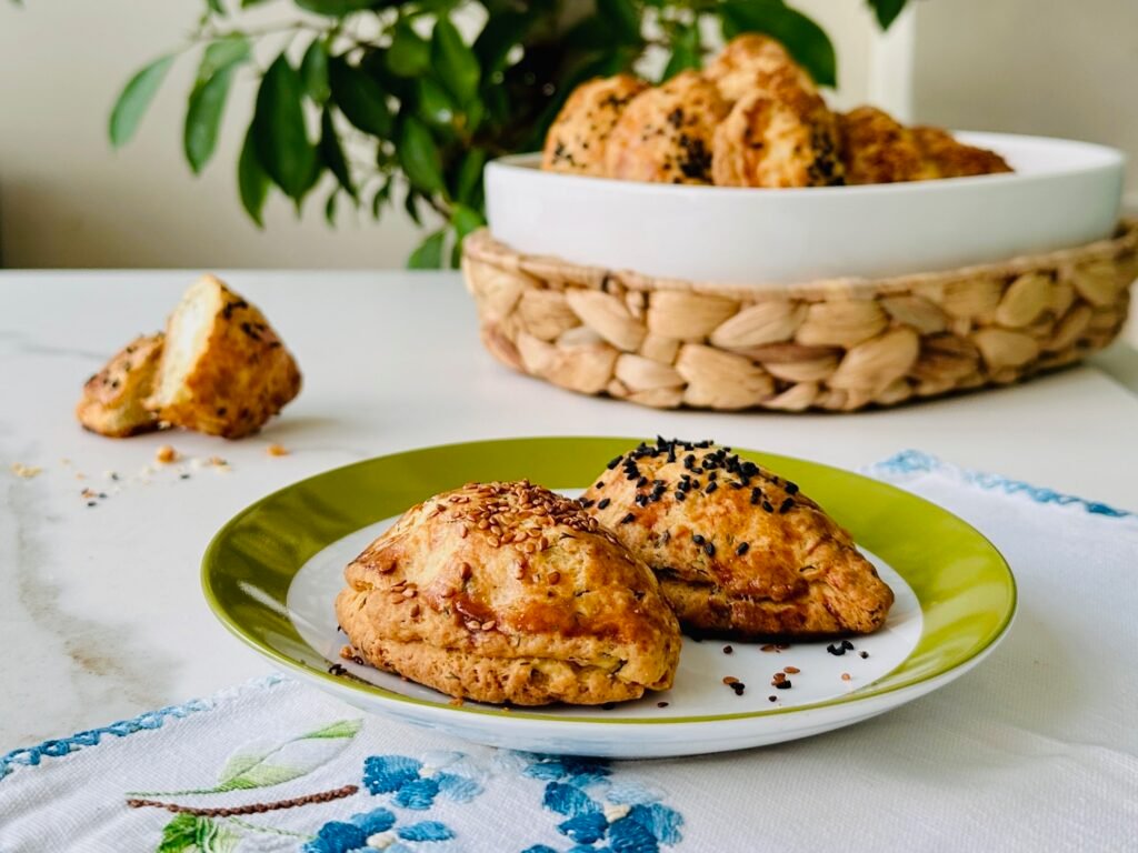Dereotlu Peynirli Poğaça Tarifi