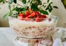 Çilekli Bisküvili Pasta Tarifi
