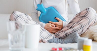 Adet Ağrısı Nasıl Geçer? Nedenleri Nelerdir?
