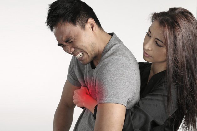 Heimlich Manevrası Nedir ve Nasıl Yapılır?