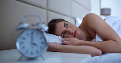 Uykusuzluk (İnsomnia): Tanımı, Nedenleri, Belirtileri ve Tedavi Yöntemleri
